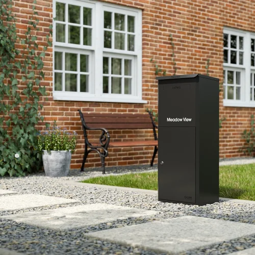 Brooklyn Medium Lifestyle Farmhouse Black View A