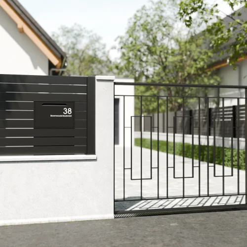 Fence Lifestyle B_Black_WEBP