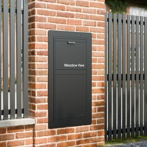 Manhattan V2 Large Farmhouse Lifestyle Black A