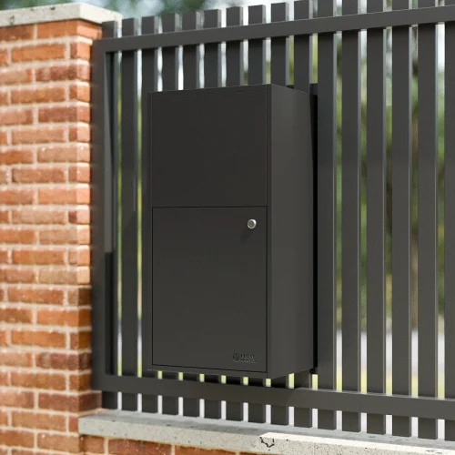 Monaco Farmhouse Lifestyle Rear Black Fence