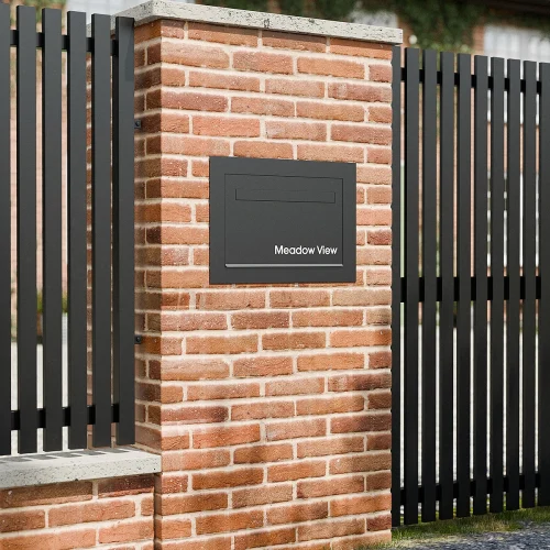 Windsor Medium Farmhouse Lifestyle Black A