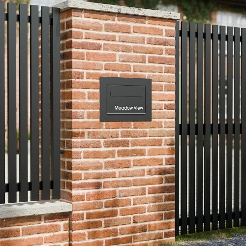 Windsor Small Farmhouse Lifestyle Black A